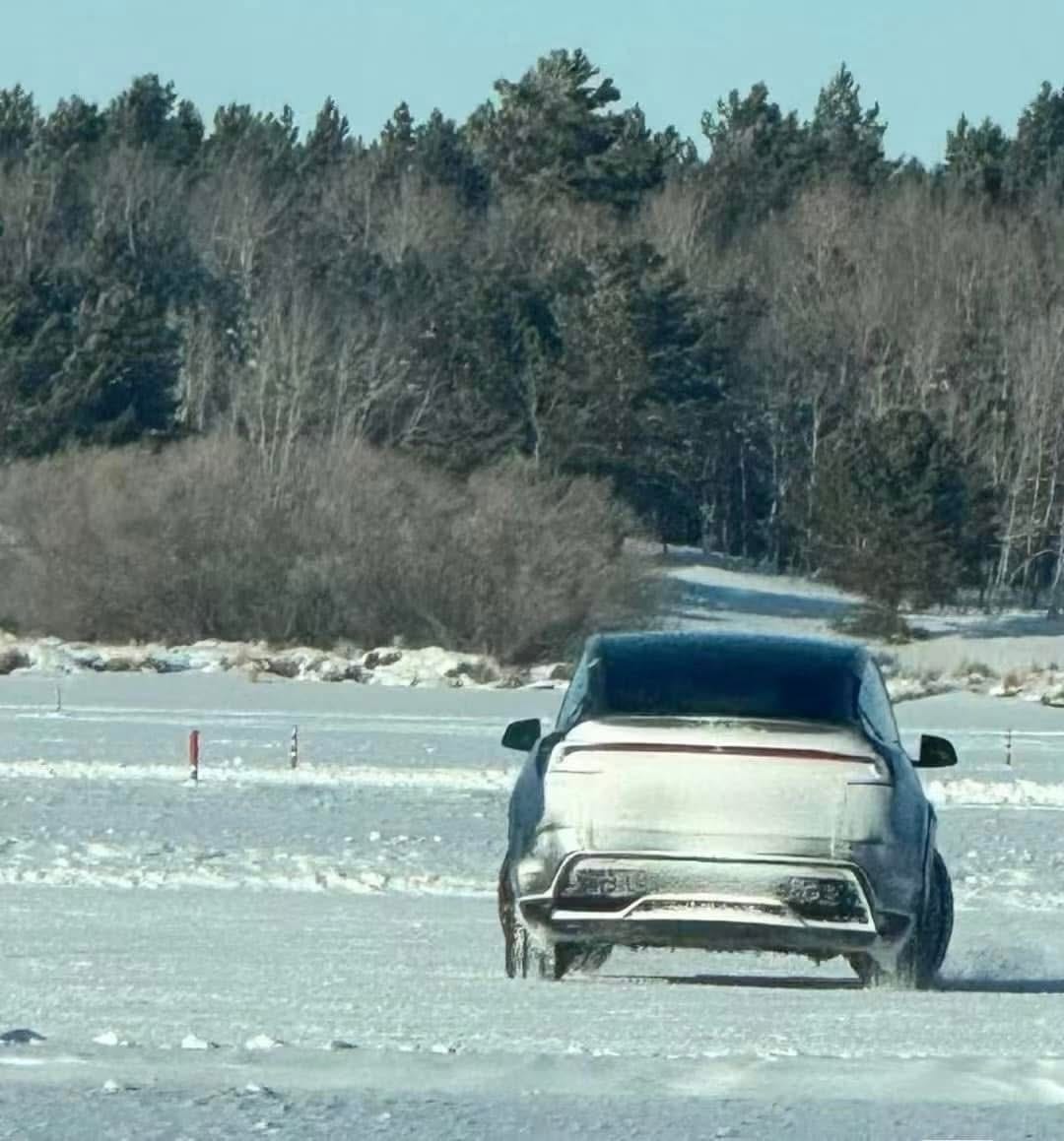 LEAKED 2025 Tesla Model Y Facelift Revealed Finally