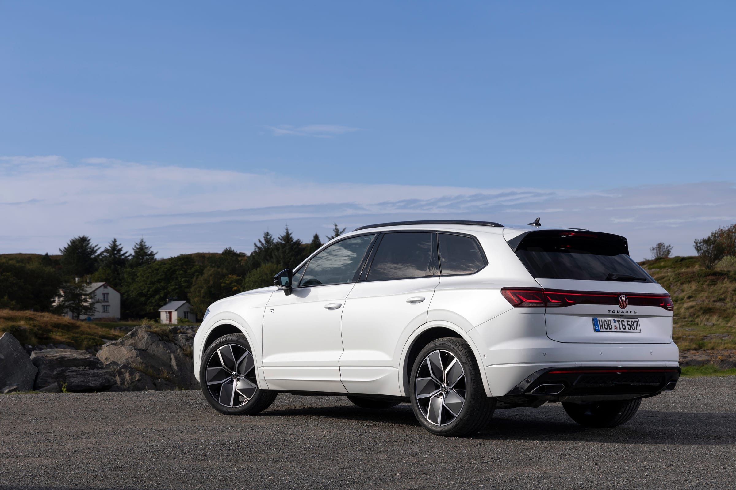 2025 Volkswagen Touareg Review Price Specs And Rating 2025-volkswagen-touareg-review-price-specs-and-rating